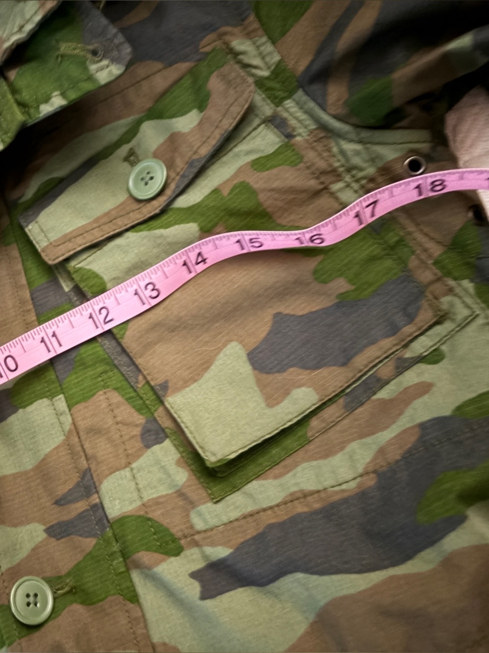 Like new size XS J. Crew Green Camouflage Utility Jacket.Pockets, hood, vintage - Picture 10 of 13